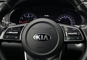 Подержанный автомобиль Kia Optima Sedan 2019 года (14 фото)