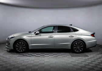 Подержанный автомобиль Hyundai Sonata 2020 года (8 фото)