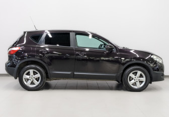 Подержанный автомобиль Nissan Qashqai 2011 года (4 фото)