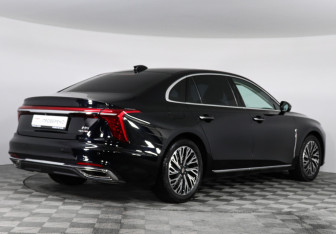 Подержанный автомобиль Hongqi H5 2023 года (5 фото)