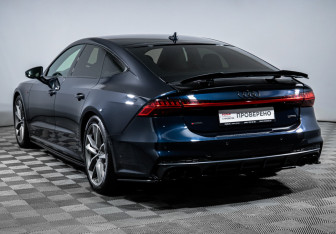 Подержанный автомобиль Audi A7 2021 года (7 фото)