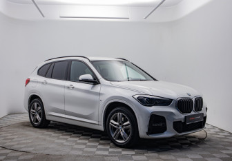 Подержанный автомобиль BMW X1 2021 года (3 фото)