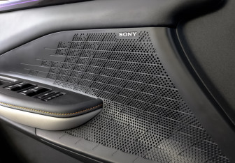 Подержанный автомобиль Changan UNI-V 2023 года (30 фото)