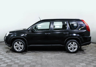 Подержанный автомобиль Nissan X-Trail 2014 года (3 фото)