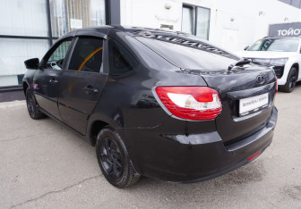 Подержанный автомобиль LADA (ВАЗ) Granta Liftback 2015 года (7 фото)