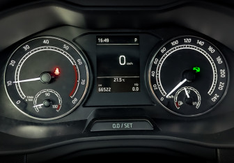 Подержанный автомобиль Skoda Rapid Liftback 2021 года (13 фото)