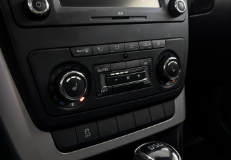 Подержанный автомобиль Skoda Yeti 2013 года (25 фото)