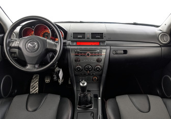 Подержанный автомобиль Mazda 3 MPS 2007 года (14 фото)