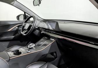 Подержанный автомобиль Omoda C5 2024 года (11 фото)