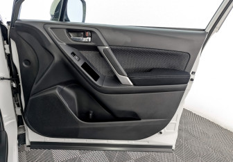 Подержанный автомобиль Subaru Forester Suv 2017 года (25 фото)