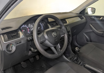 Подержанный автомобиль Skoda Rapid Liftback 2019 года (15 фото)