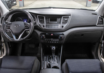 Подержанный автомобиль Hyundai Tucson 2016 года (13 фото)