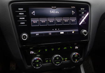 Подержанный автомобиль Skoda Octavia Liftback 2017 года (19 фото)