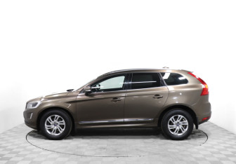 Подержанный автомобиль Volvo XC60 2015 года (8 фото)