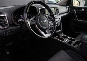 Подержанный автомобиль Kia Sportage 2020 года (12 фото)