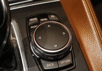 Подержанный автомобиль BMW X6 2016 года (18 фото)