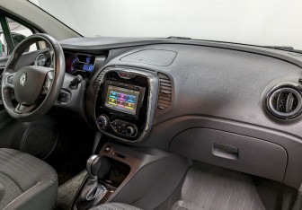 Подержанный автомобиль Renault Kaptur 2019 года (19 фото)