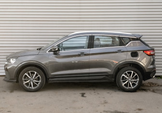 Подержанный автомобиль Geely Coolray 2022 года (8 фото)