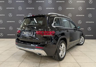Подержанный автомобиль Mercedes-Benz GLB 2021 года (5 фото)
