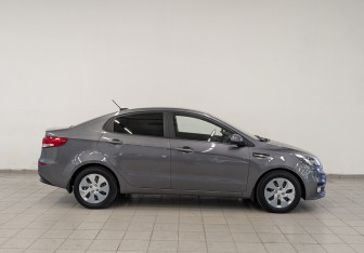 Подержанный автомобиль Kia Rio Sedan 2017 года (4 фото)