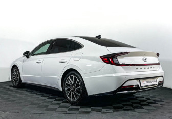Подержанный автомобиль Hyundai Sonata 2020 года (7 фото)