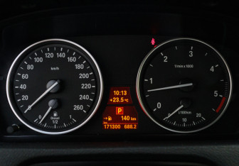 Подержанный автомобиль BMW X5 2013 года (23 фото)