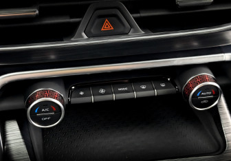 Подержанный автомобиль Geely Tugella 2023 года (28 фото)