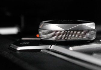 Подержанный автомобиль Changan UNI-V 2023 года (27 фото)