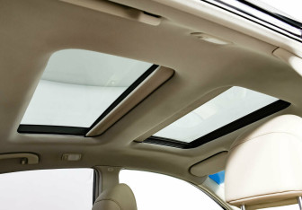 Подержанный автомобиль Nissan Teana 2012 года (13 фото)