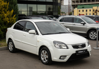 Подержанный автомобиль Kia Rio Sedan 2011 года (2 фото)