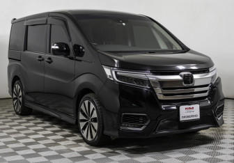 Подержанный автомобиль Honda Stepwgn 2021 года (3 фото)