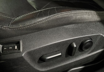 Подержанный автомобиль Opel Insignia Sedan 2011 года (14 фото)