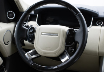Подержанный автомобиль Land Rover Range Rover 2019 года (15 фото)