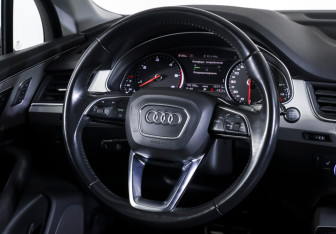 Подержанный автомобиль Audi Q7 2018 года (13 фото)