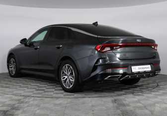 Подержанный автомобиль Kia K5 2021 года (7 фото)