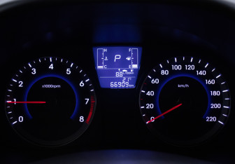 Подержанный автомобиль Hyundai Solaris Sedan 2015 года (12 фото)