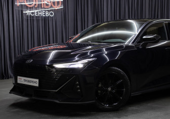 Подержанный автомобиль Changan UNI-V 2023 года (24 фото)