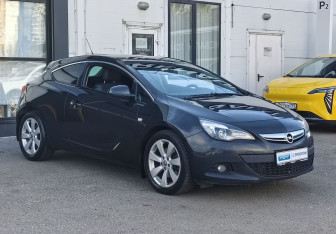 Подержанный автомобиль Opel Astra Hatchback 2013 года (3 фото)
