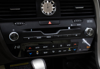 Подержанный автомобиль Lexus RX 2015 года (18 фото)