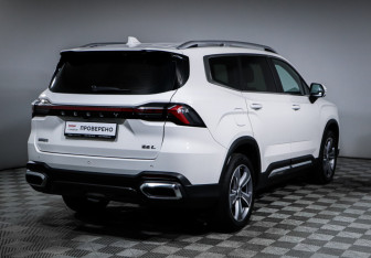 Подержанный автомобиль Geely Okavango 2023 года (5 фото)