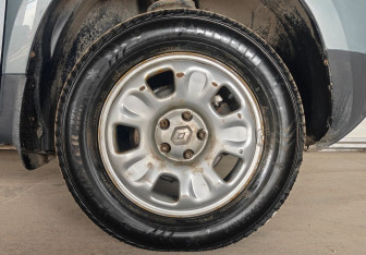 Подержанный автомобиль Renault Duster 2012 года (16 фото)