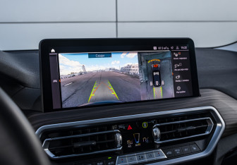 Подержанный автомобиль BMW X3 2024 года (21 фото)