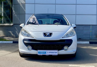 Подержанный автомобиль Peugeot 207 Hatchback 2009 года (2 фото)