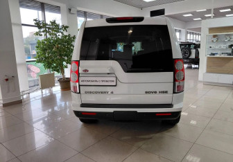 Подержанный автомобиль Land Rover Discovery 2010 года (6 фото)