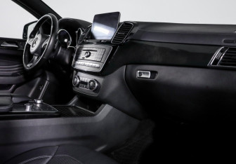 Подержанный автомобиль Mercedes-Benz GLE 2018 года (9 фото)