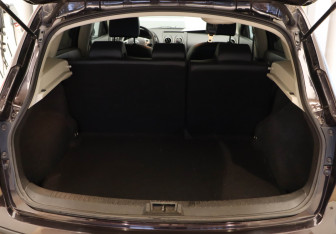 Подержанный автомобиль Nissan Qashqai 2012 года (20 фото)