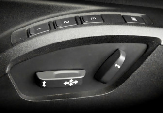 Подержанный автомобиль Volvo V40 Hatchback 2019 года (21 фото)