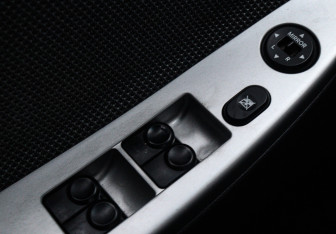 Подержанный автомобиль Hyundai Solaris Hatchback 2011 года (15 фото)