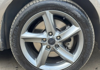 Подержанный автомобиль Volkswagen Passat Wagon 2011 года (13 фото)