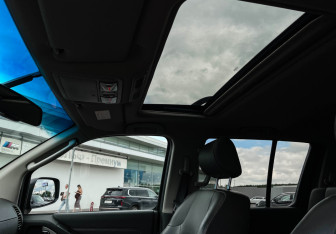 Подержанный автомобиль Nissan Pathfinder 2012 года (15 фото)